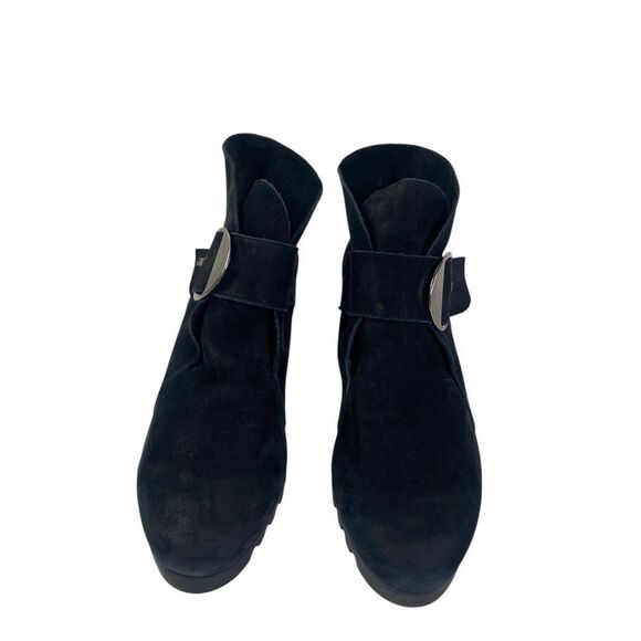 Archies 41 US 9 Black suede booties w/lug soles , silver tone buckle - Picture 3 of 7